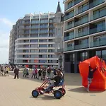 Lägenhet Panoramic View On Beach, Ships, Sea - Place To Be Oostende