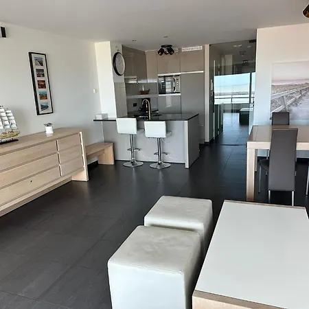 Apartamento Panoramic View On Beach, Ships, Sea - Place To Be