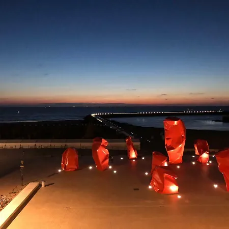 Apartamento Panoramic View On Beach, Ships, Sea - Place To Be