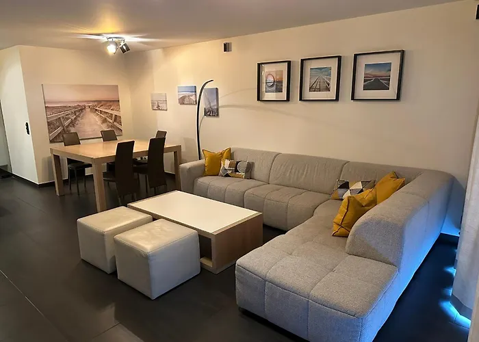 Apartment Panoramic View On Beach, Ships, Sea - Place To Be