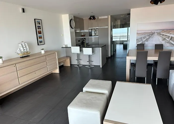 Apartment Panoramic View On Beach, Ships, Sea - Place To Be