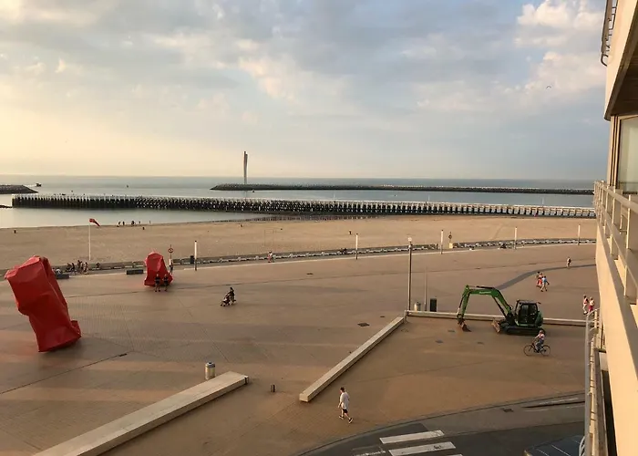 Apartment Panoramic View On Beach, Ships, Sea - Place To Be