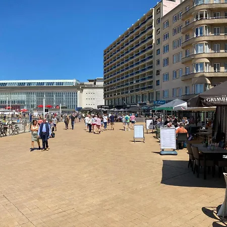 Panoramic View On Beach, Ships, Sea - Place To Be דירה אוסטנדה