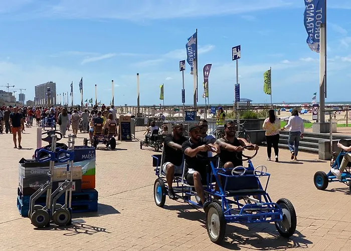 Panoramic View On Beach, Ships, Sea - Place To Be Appartement